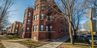 6400 S. Rockwell Street Apartments Gallery 9