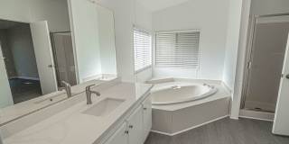 Charming 3-Bedroom Home with Remodeled Kitchen in Castaic! Gallery 13