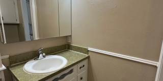 3 bed, 1 1/2 bath, 1 car garage Gallery 31
