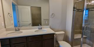 Beautiful Newer Townhome Gallery 17