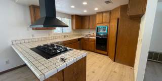 Golf Course- On The Mesa 3 Bedrooms, 2 Bathrooms, New Paint, Gallery 16