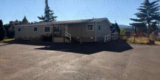 4 Bedroom 2 Bath - Hood River Gallery 1