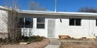 2340 Avenida De Las Campanas - Vista Del Sol! *Lease Only* *PRICE IMPROVEMENT* Gallery 1