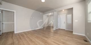 Modern Living Townhome In Palomino Ranch! Gallery 5