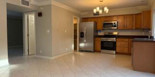 Adorable centrally located townhome Gallery 4