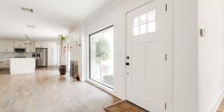Beautiful Home in Nichols Hills + 3 bedrooms Gallery 4