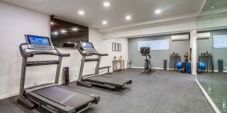 Apartment Complex Near SoFi Stadium with Pool, BBQ Area, Gym and Parking. Gallery 17