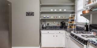 West Campus Cottage! Gallery 11