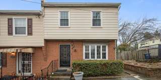 813 DELAFIELD Street NE Gallery 1