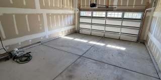 Room in 4 Bedroom Home at Collaboration Way Gallery 3