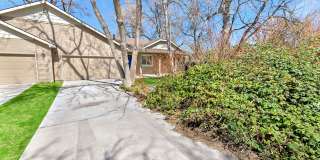 3 Bedroom 2 Bathroom with 2 Car Garage Located on the Central Bench Rim Gallery 1