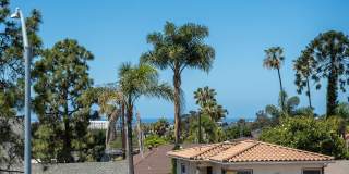 Beautiful 3 bed 2.5 baths "fully furnished" townhouse in the charming neighborhood of University Heights. Gallery 49