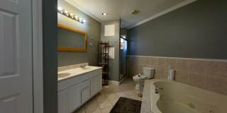Charming 2Bed/2.5Bath in Washington Vilage - Extra Space in the Basement Gallery 26