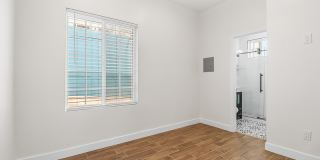 720 1/2 Queenstown Court - 3 Gallery 33