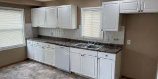3 Bedroom, 1 Bath Bungalow Style Home Move-In Ready! Gallery 3
