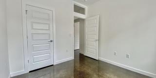 1219 Bainbridge St Gallery 15
