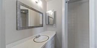 1308 E Oaks Street Gallery 12