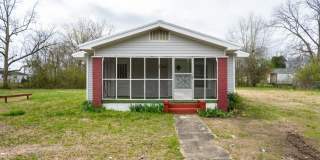 Charming 3BR Retreat in Dolomite – Renovated & Pet-Friendly! Gallery 1