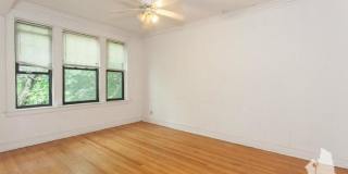 1947 West Winnemac Avenue Gallery 1