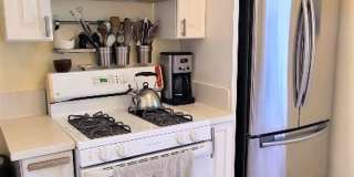 Beautiful 2 bed 1 bath home in University Heights Gallery 9