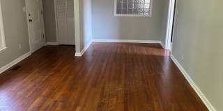 A quaint three bedroom one bath single family house in Lakewood Manor Subdivision Gallery 16