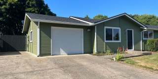 Beautifully Landscaped Two Bedroom Gallery 1