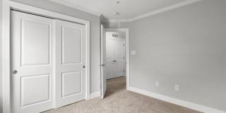 722 CROWN PARK Avenue Gallery 25