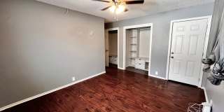 Amazing 4/2.5 in Prime Location! Minutes from Texas Tech and Hospitals! Gallery 34