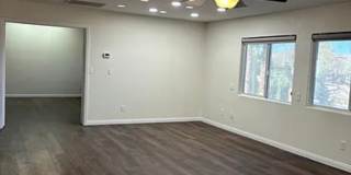 Elegant 4-Bedroom Oasis Near Downtown Summerlin Gallery 23