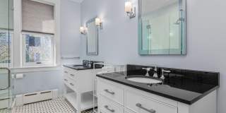 Stunning 3 bedroom main floor unit in prime Saint Paul location. Gallery 22