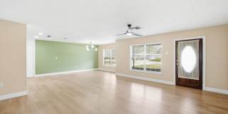 Spacious 4BR Corner Lot Home in Temple Terrace – Fenced Yard & 2-Car Garage Gallery 5
