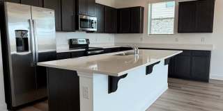 Beautiful 3 Bedroom Home in Grand Hollow with Resort-Style Amenities! Gallery 21