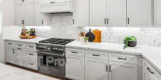 9001 Ventura Street Gallery 39