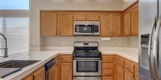 Single story home. NO HOA! Gallery 4