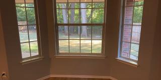 Luxurious and Spacious 3 Bedroom Home in Mustang School District Gallery 8