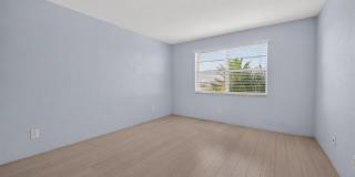 118 S Halifax Avenue Gallery 13