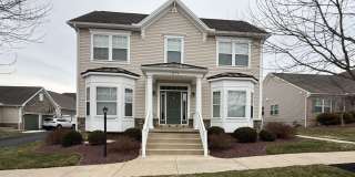 Three Bedroom Collegiate Station Home Gallery 1