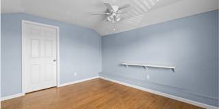 Townhouse for Rent – 2 Bed / 1 Bath Gallery 13