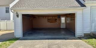 3 Bed, 2.5 Bath Townhome w/ 2 Car Garage Gallery 25