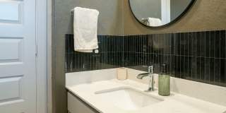 Fully Furnished 4B/2.5B in Far East Austin  (All Bills Paid) Gallery 24