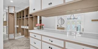 304 N Royal Ascot Drive Gallery 39