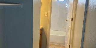 Studio Apartment in Denver - Ground Level - Move-In Special Gallery 5