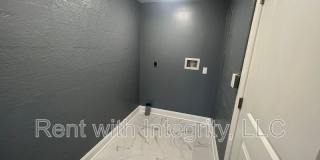 2062 Hollywood Drive Gallery 18