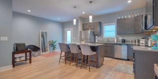 Spacious 4-Bedroom, 3-Story Townhome for Students - FURNISHED Gallery 8