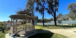 1299 Dogwood Gallery 43