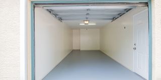 Beautiful 3 Bedroom, 2 Bath with Volume ceilings and Private Garage! Gallery 13