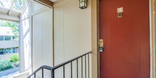 Wonderfully Remodeled 2 Bed, 1 Bath Condo w/ In Unit Laundry Wonderfully Remodeled 2 Bed, 1 Bath Condo w/ In Unit Laundry Gallery 1