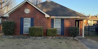 8425 English Oak Loop Gallery 1