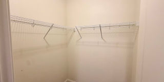 2717 &amp; 2721 London Dr Gallery 18
