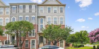 Beautiful End-Unit Townhome-Style Condo Near Stonebridge! Beautiful End-Unit Townhome-Style Condo Near Stonebridge! Gallery 1